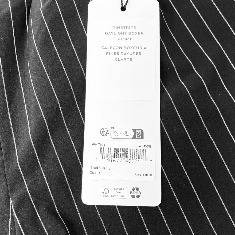 NWT ALO Yoga High Waist Pinstripe Daylight Boxer Short in Black/Titanium Size XS - Picture 7 of 9
